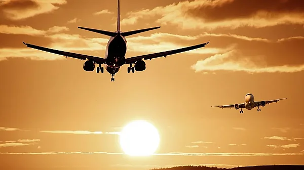 Първият самолет от Дубай с българи кацна на летището във Варна