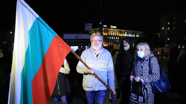Ден 215 на протеста: Пак блокираха ”Дондуков” и ”Орлов мост”