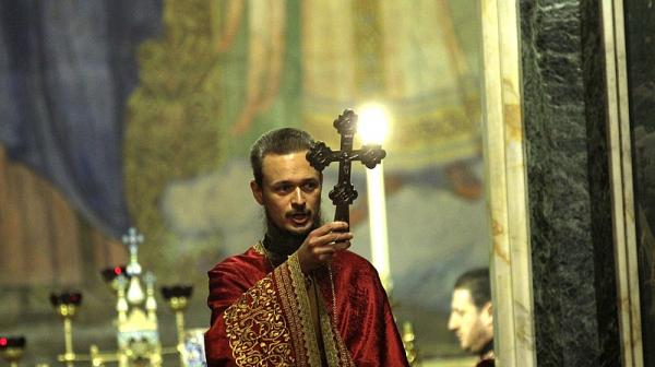 Отец Дионисий: Задкулисието планираше да свали патриарх Неофит през октомври. От двореца „Врана“ ме предупредиха да се прибера от улицата