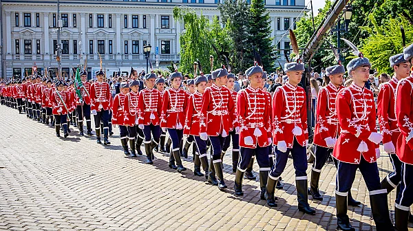 Младежки гвардейци положиха клетва пред президента за 6 май