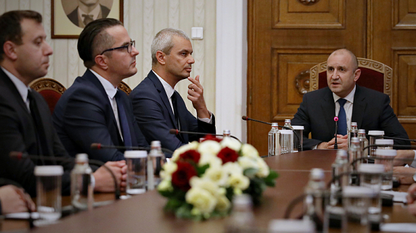 Костадинов вижда изход в нови избори. Сегашният парламент бил напълно фалирал и импотентен