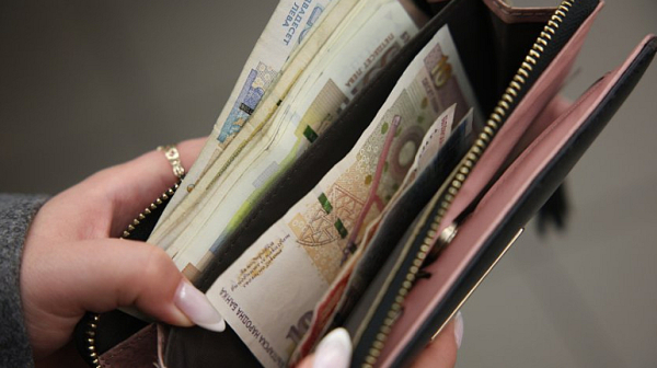 Рекорди в IT и финанси, държавният сектор изпреварва частния по заплати