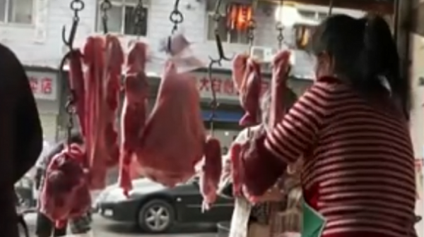 В Ухан вече продават месо на открито