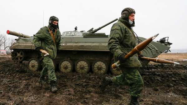 САЩ: Русия подсилва войските си в Донбас