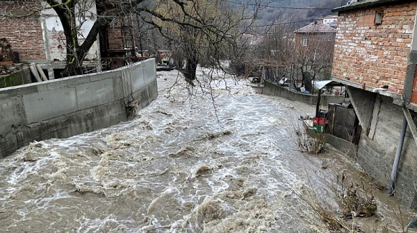 Щетите след наводнението в Карловско ще надхвърлят 90 млн. лв.