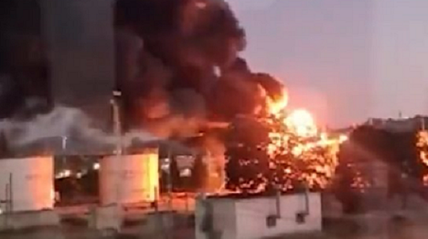 Взривове в нефтено депо до летището в Сочи