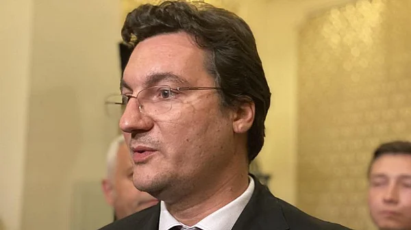 Трус в БСП: Крум Зарков извади от листите „бунтовниците“, подкрепили ГЕРБ