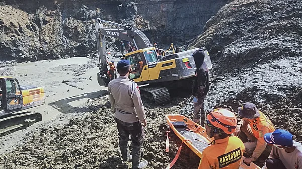 Украйна ще продаде на търг три находища на титаниева руда