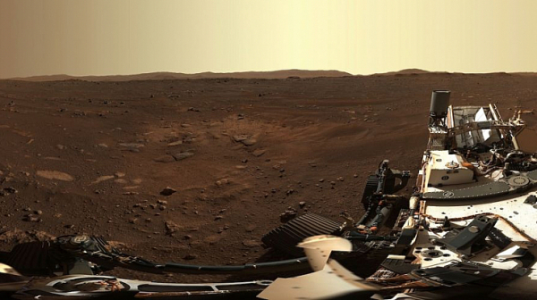 НАСА показа първата панорамна снимка от Марс