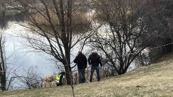 Откриха труп на мъж в езерото в столичния кв. ”Дружба”