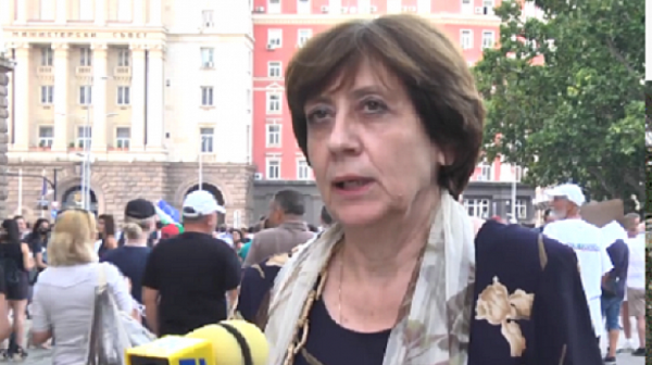 Ренета Инджова: Алтернативата е да се освободим от Борисов и кликата му