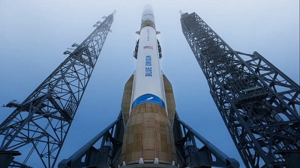 Мегаракетата на Безос спира заради опасно време