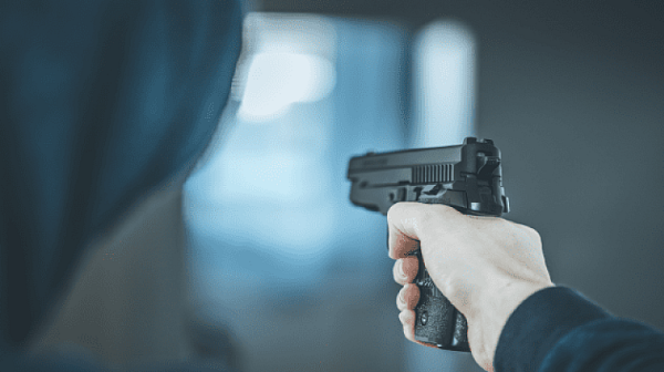 Стрелба в училище в Хасково, в Русе пак бият