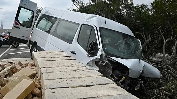 Седем български туристи пострадаха при катастрофа с микробус в Малта