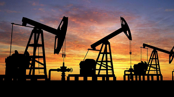 Цената на петрола скочи след смъртта на иранския президент