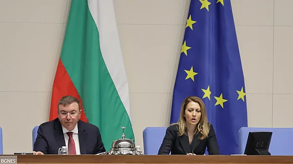 От НСО до изборното законодателство: Народното събрание откри нова, вероятно последна сесия