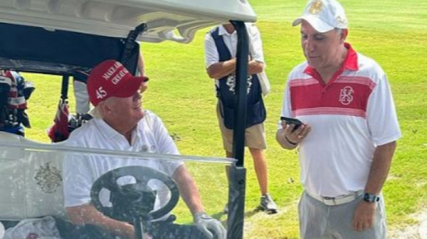 Стоичков игра голф с Доналд Тръмп