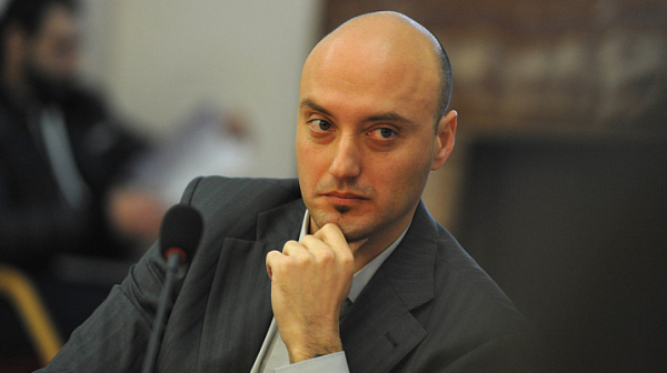 Атанас Славов: Разпъването на прокурорски чадър върху ключови хора в държавата трябва да спре