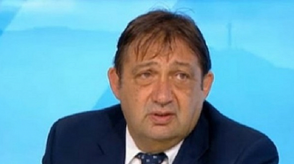 Регионалният министър иска от Фандъкова ясни срокове за отстраняването на проблема с жълтите павета