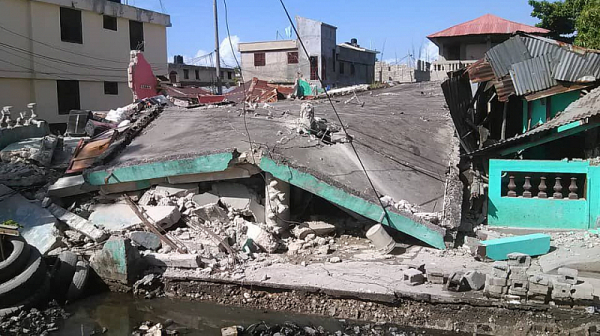Земетресение от над 7 по Рихтер удари Хаити