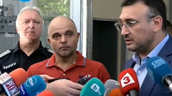Шефът на МВР: Още днес ще искаме да се свали охраната на Доган и  Пеевски, както и оставката на шефа на полицията в Бургас