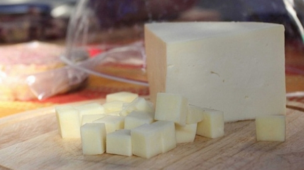 БАБХ откри българско сирене с немлечна мазнина