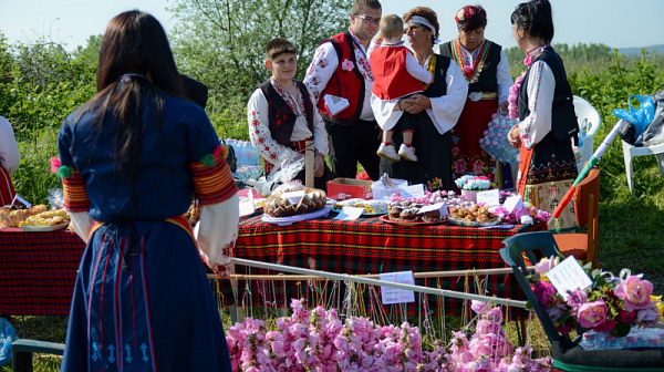 Празник на розата в Карлово, концерти и фестивали в страната