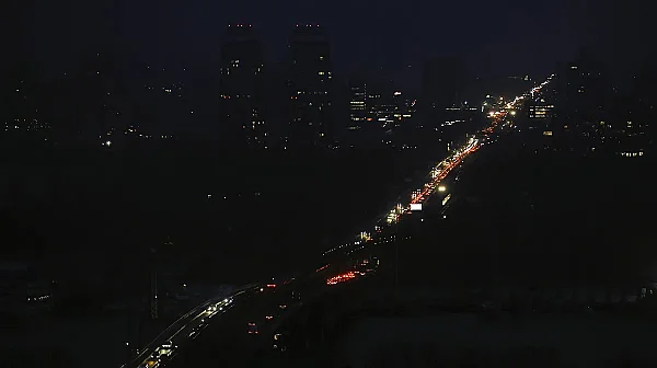 Над 130,000 домакинства без ток:  Нощни удари спряха електричеството в Днепропетровска област