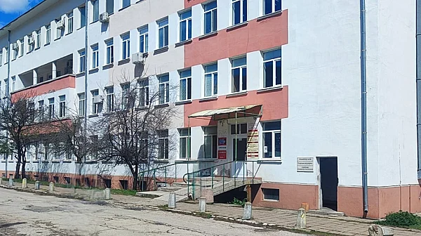 Десетки медици напуснаха врачанската болница, задействаха кризисен план