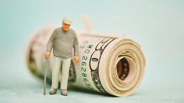 Въвеждат и 14-та пенсия.....в Унгария