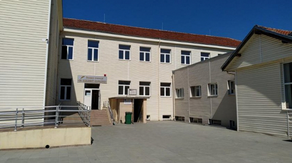 19-годишно момче е открито мъртво в двора на училище в пловдивско село