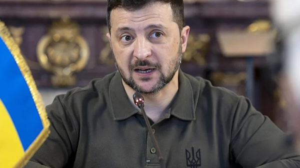 Зеленски за Путин: Бие по Украйна с ракети, а говори за мир с Тръмп