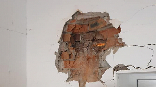 Руски снаряд попадна в родилен дом край Киев