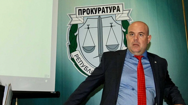 Вече 150 съдии искат дисциплинарно преследване срещу Гешев