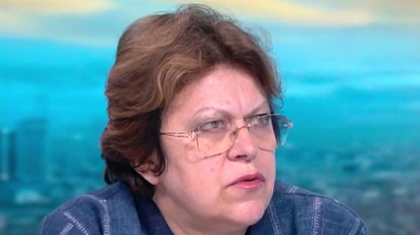 Татяна Дончева: Има мишоци в служебния кабинет. Борисов замести Тити, не спира да реве
