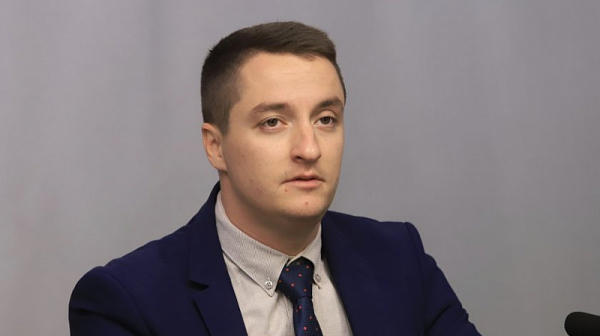 Божанков пред Фрог: Рашидов беше “държавно отговорно решение” за Нинова, а сега?