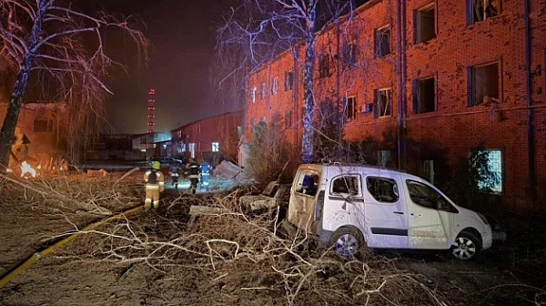 Четирима души са убити при масирана руска атака срещу Киевска област