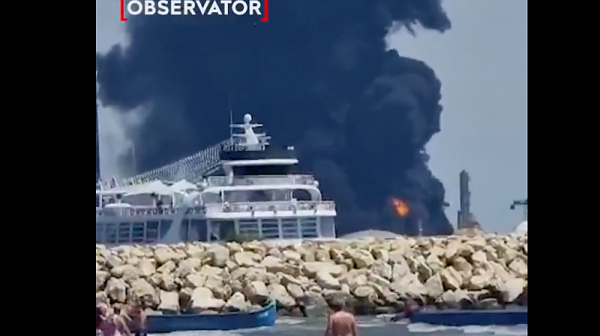 Опасност за околната среда! Мощен взрив в най-голямата румънска петролна рафинерия до Черно море
