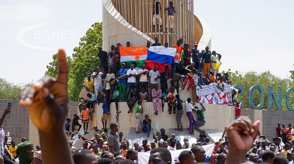 ЕКОВАС заяви готовност да се намеси с военна сила в Нигер, ако дипломацията се провали
