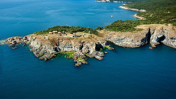 40 дни без отговор: Въпросите около потъналия кораб край Маслен нос остават