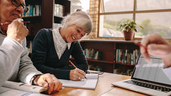 194 700 българи с по-високи пенсии