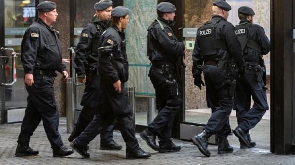 Трима убити при нападение с нож във Вюрцбург, Германия