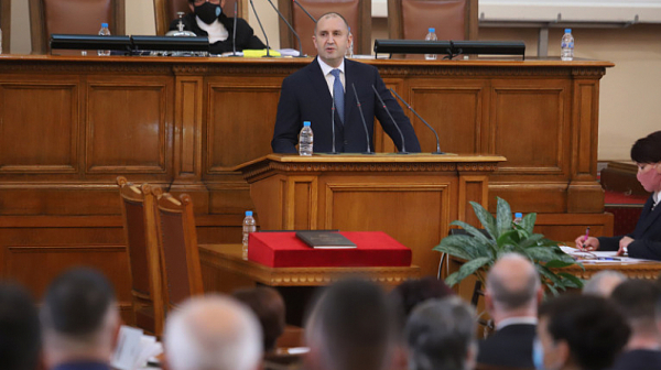 Президентът Радев в парламента: В политиката някои наричат опит своите грехове и изкуството да бъдат безнаказани /видео/