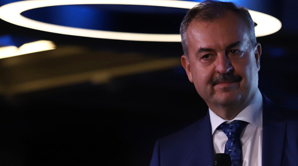 Любчо Нешков: Правителството на РСМ защитава интересите на Белград и Пекин