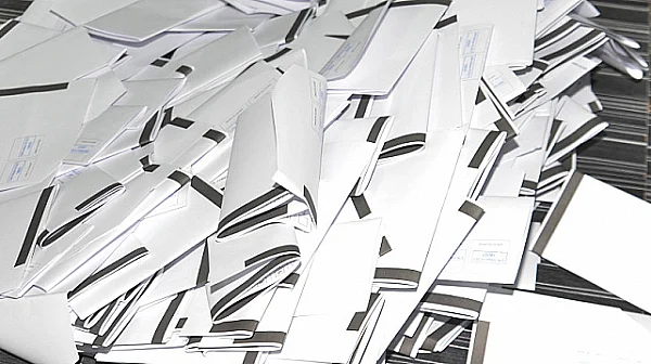 Бюлетината става невалидна при показан или заснет вот