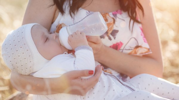 Изтеглят мляко за кърмачета от българския пазар като предпазна мярка