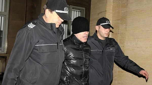 Финално решение: Брендо остава в затвора