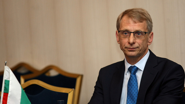 Министър Николай Денков: Няма нищо по-силно от знанието