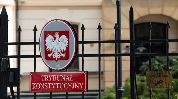 Съдът на ЕС: Конституционният трибунал на Полша има политически зависимости