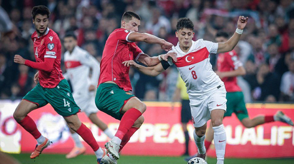 Турция победи България с 2:0 в световна квалификация по футбол